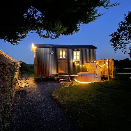 Villa Sheelin Huts Blue, Hot-Tub Available From 1St April Until 1St November Cavan Exterior foto