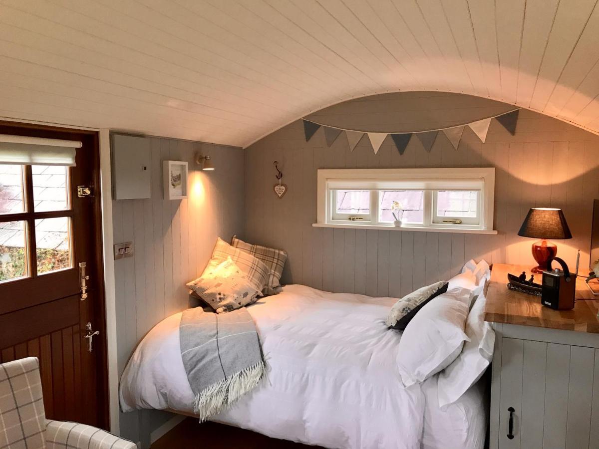 Villa Sheelin Huts Blue, Hot-Tub Available From 1St April Until 1St November Cavan Exterior foto